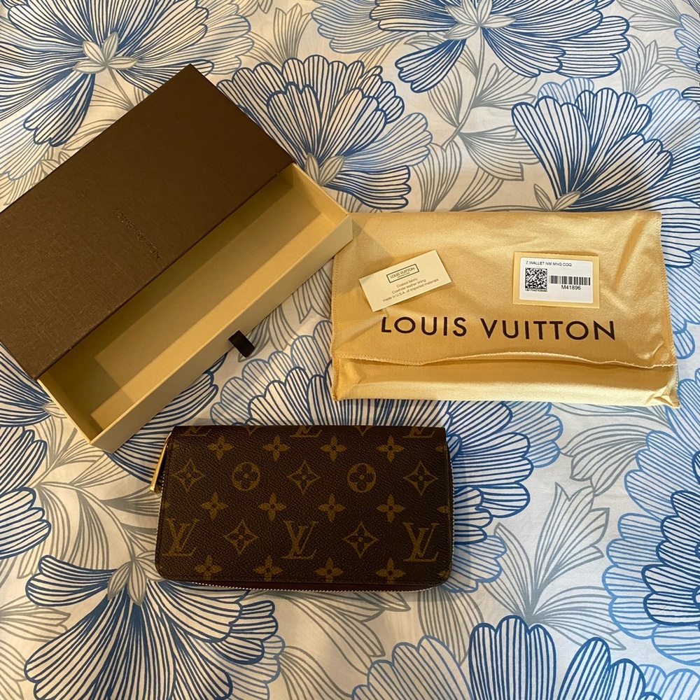 Louis Vuitton Zippy Wallet